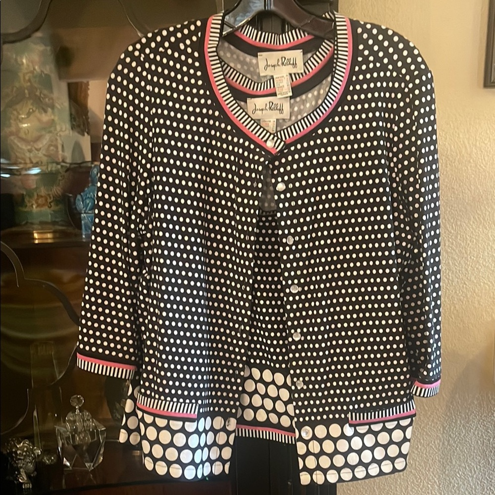 2-Piece Black and White Polka Dot Cardigan with matching tank top! Stunning! 🤩